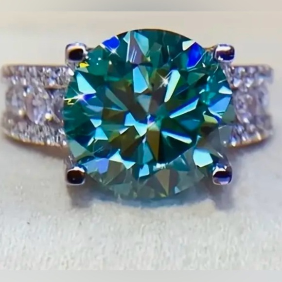 MOISSANITE CYAN BLUE 10 Carat Ring - Picture 2 of 4
